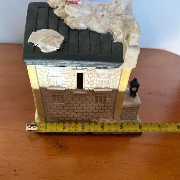 🎄Christmas Village - Police Station 🎄 - Picture 7 of 9